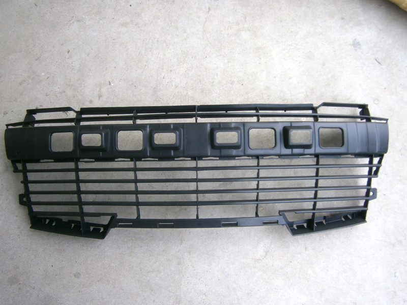 FRONT GRILLE LOWER PEUGEOT 207/206+ 2008 OEM：742209 DVD14-0701-03