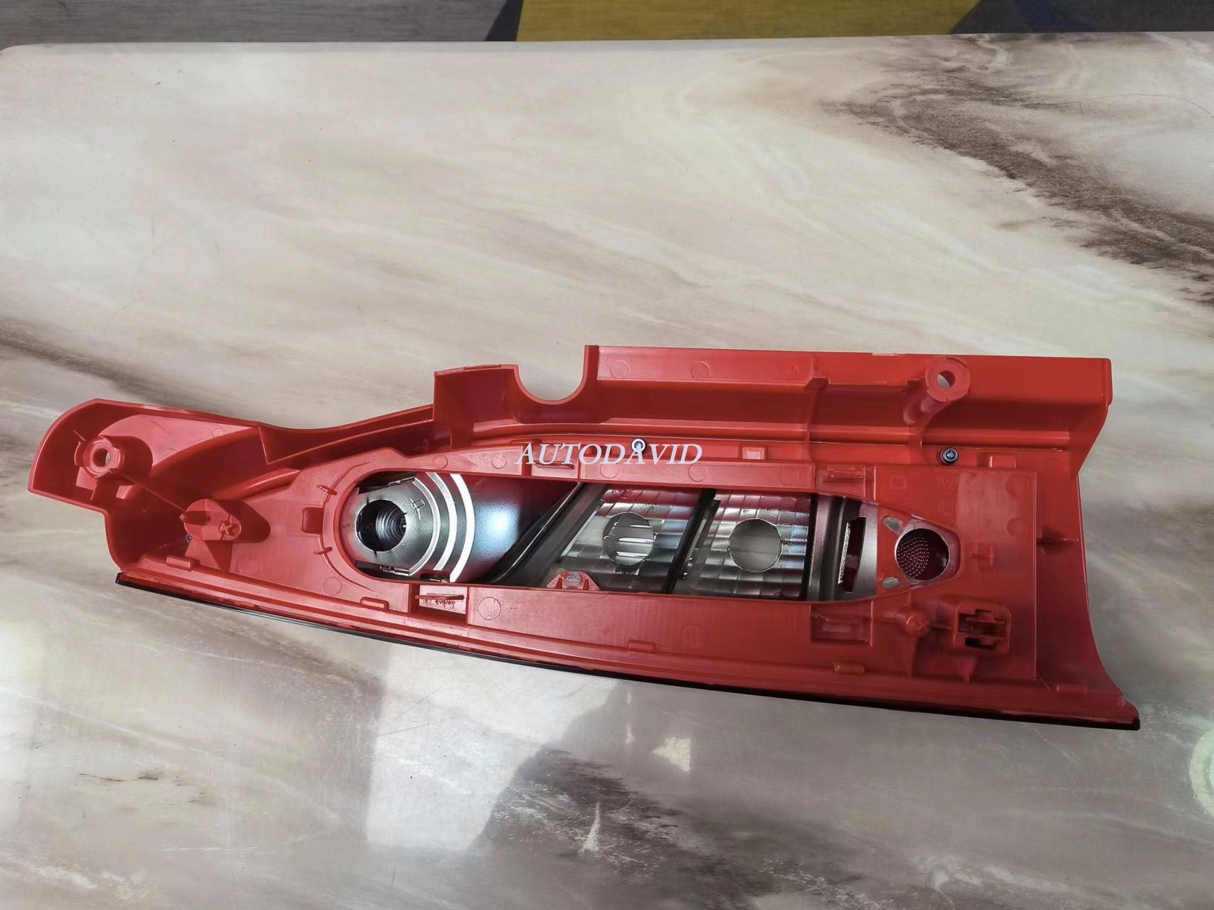 TAIL LAMP COMPLETE RED PARTNER 2015 OEM：LH /RH DVD47-0304-01