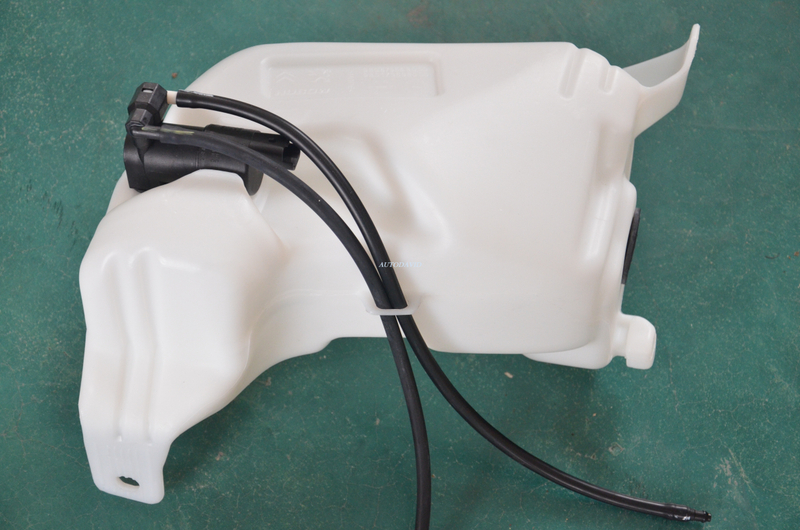 WATER CANTEEN PEUGEOT 3008 T88 2013/T88R 2015 OEM：YL00122380 DVD22-1302
