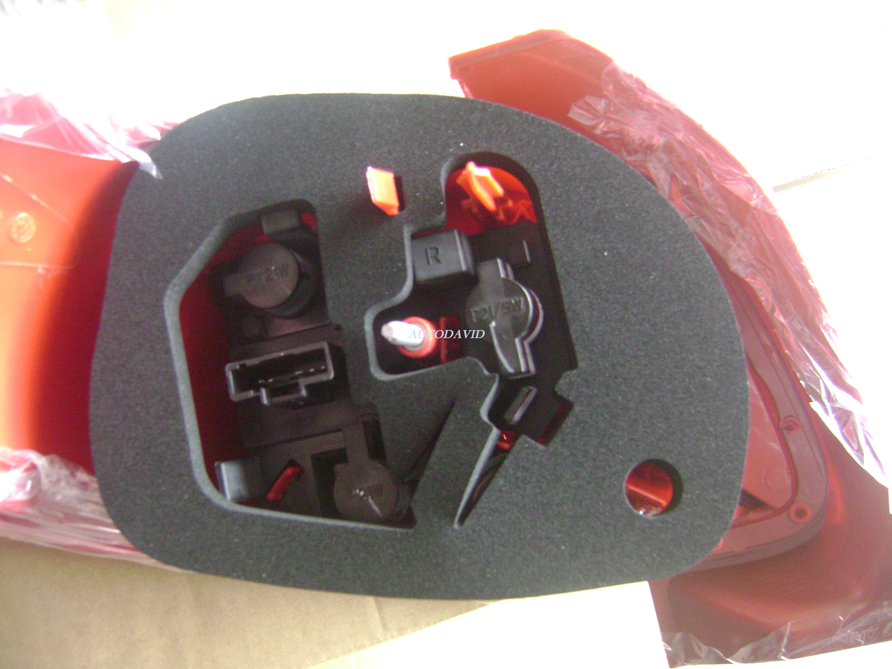 TAIL LAMP COMPLETE PEUGEOT 207/206+ 2008 OEM：LH 6351GV/RH 6350GV DVD14-0303