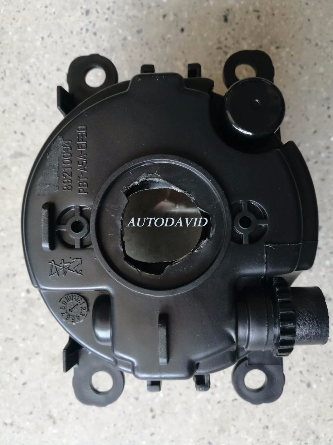 FOG LAMP WITHOUT BULB PEUGEOT 301M33 2013-2017/307T63 2008/CITRON ELYSEE M43M43R 2008-2013 OEM：6206C9/9658921180 DVD01-0401