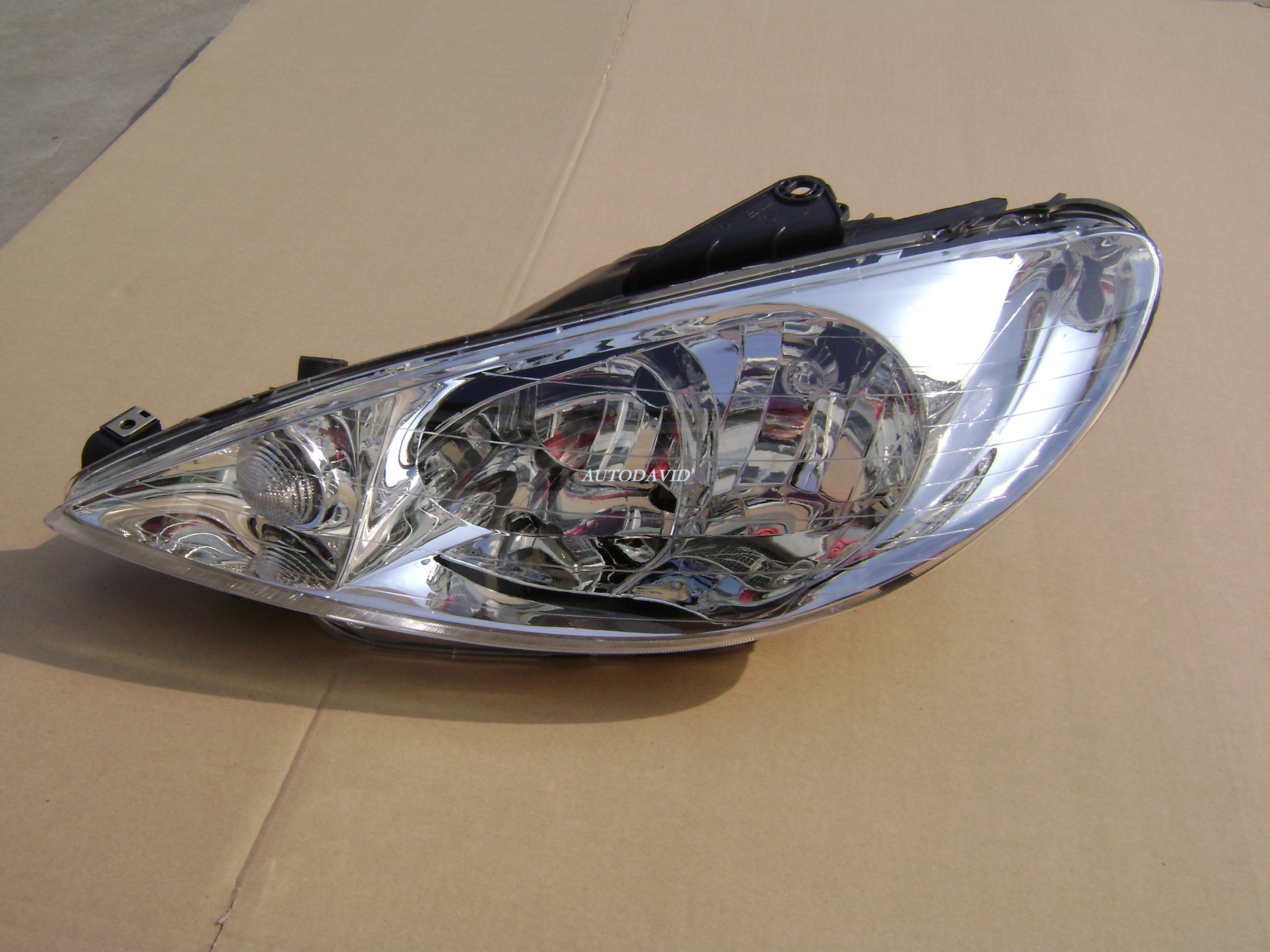 HEAD LAMP COMPLETE CRYSTAL PEUGEOT 206 T11 2003 OEM:LH 9630869780 6204S9/RH 6205S9 DVD11-0202