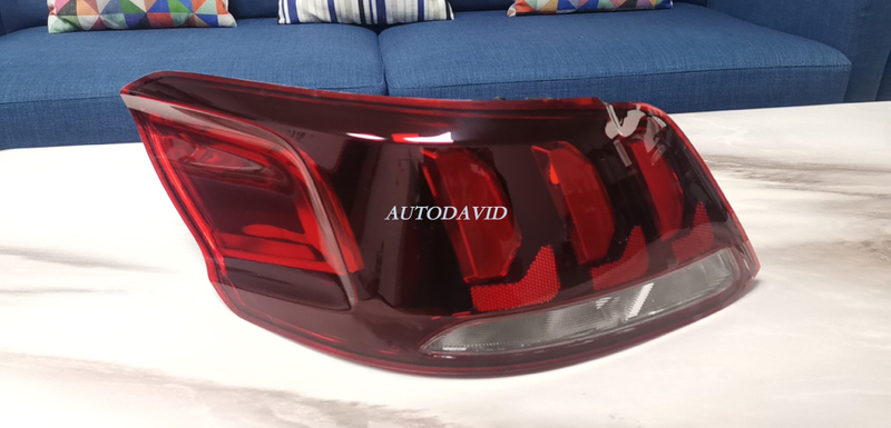 TAIL LAMP COMPLETE PEUGEOT 301 M33R 2017 OEM：LH YL00451880/RH YL00451980 DVD34-0301