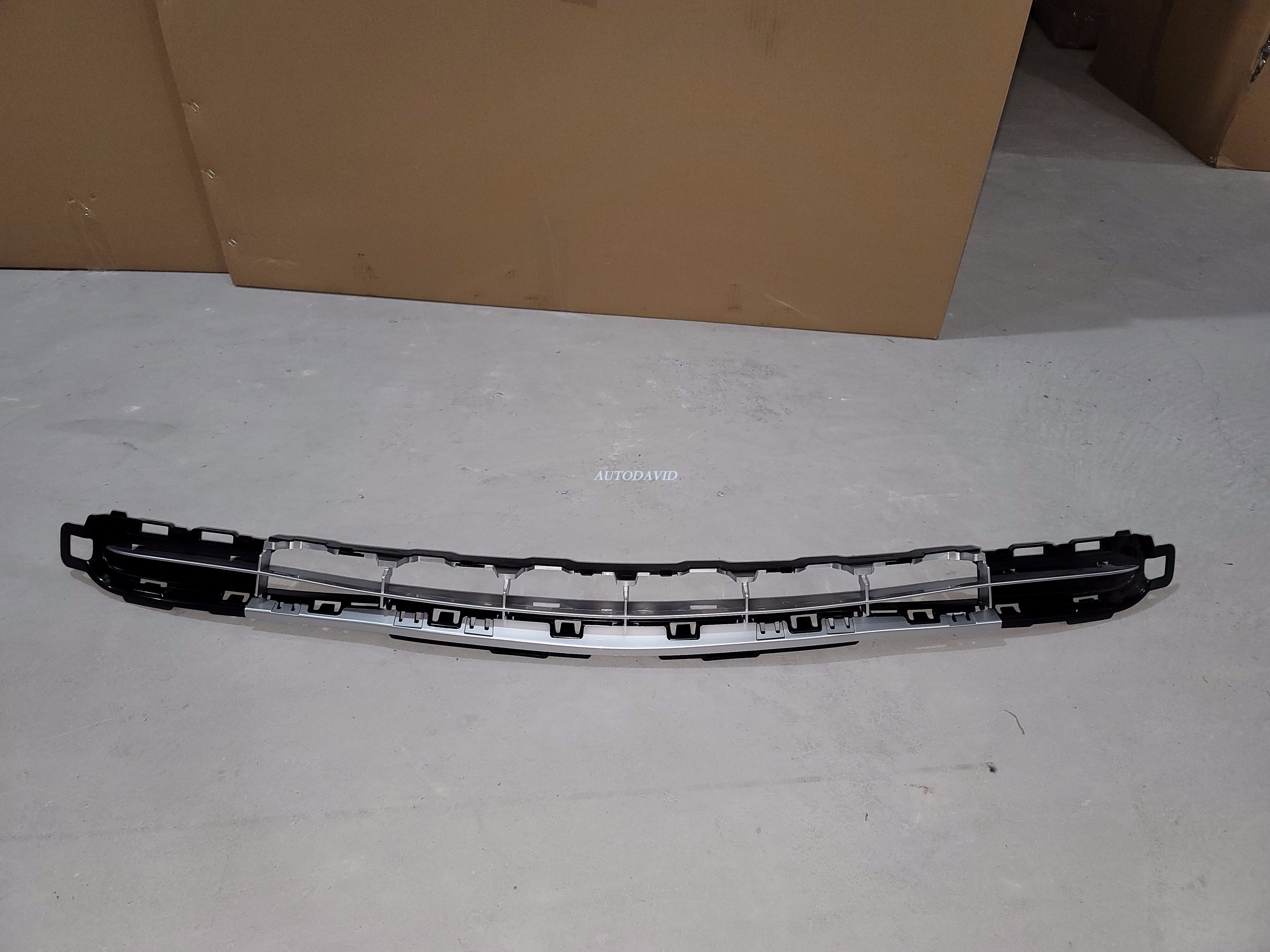 FRONT GRILLE COMPLETE PEUGEOT 207 208 OEM：7422C2 DVD43-0701-11