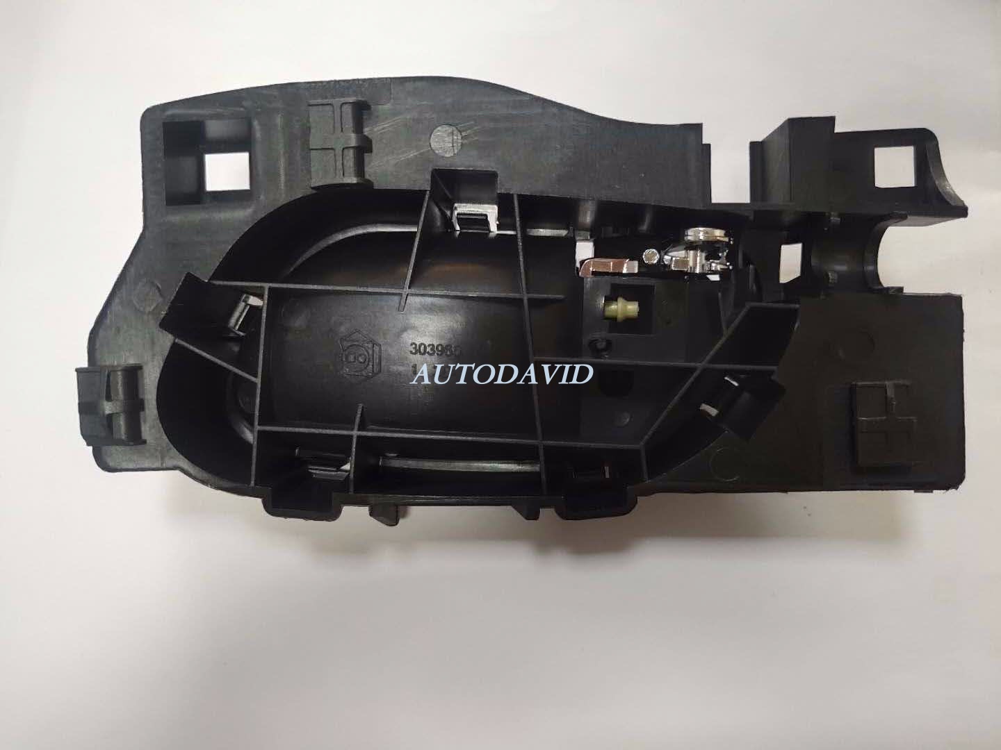 INSIDE HANDLE CHROMED PEUGEOT 301 2013/2015 CITRON ELYSEE 2013/2015/PEUGEOT 508 2013/2015/DS3 2013 OEM：LH 9143T8/RH 9144G4 DVD09-1305
