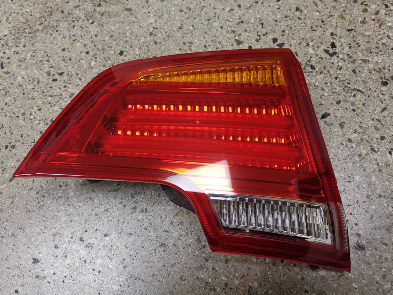 TAIL LAMP INNER COMPLETE DFPV A60 2015 OEM：LH/RH（后尾灯总成 内，适用：东风风神A60，2015年产）DVD17-0304