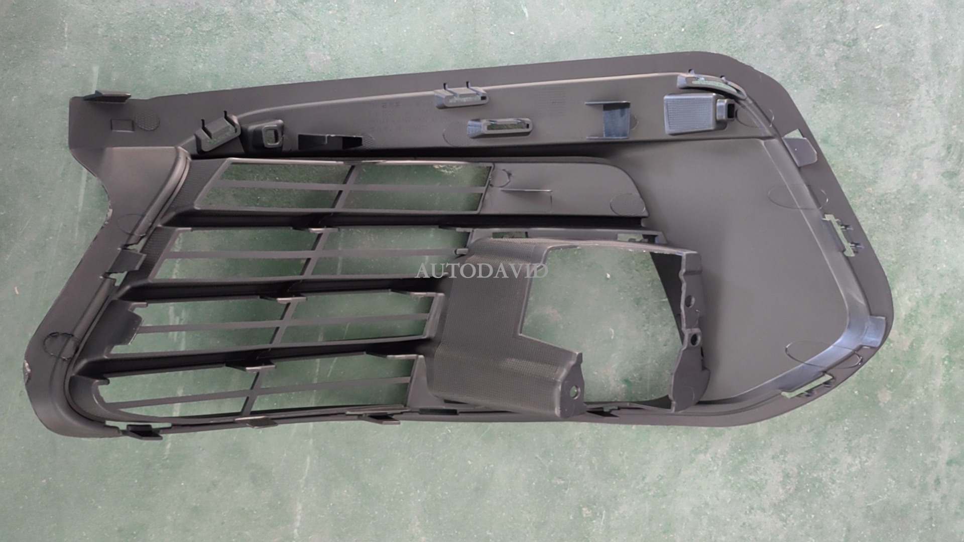 FOG LAMP CASE SUPPORT PEUGEOT 308 TX9 2016 OEM：LH YL002483XT/RH YL002484XT DVD1506-0701-05A DVD32-0701-05A 