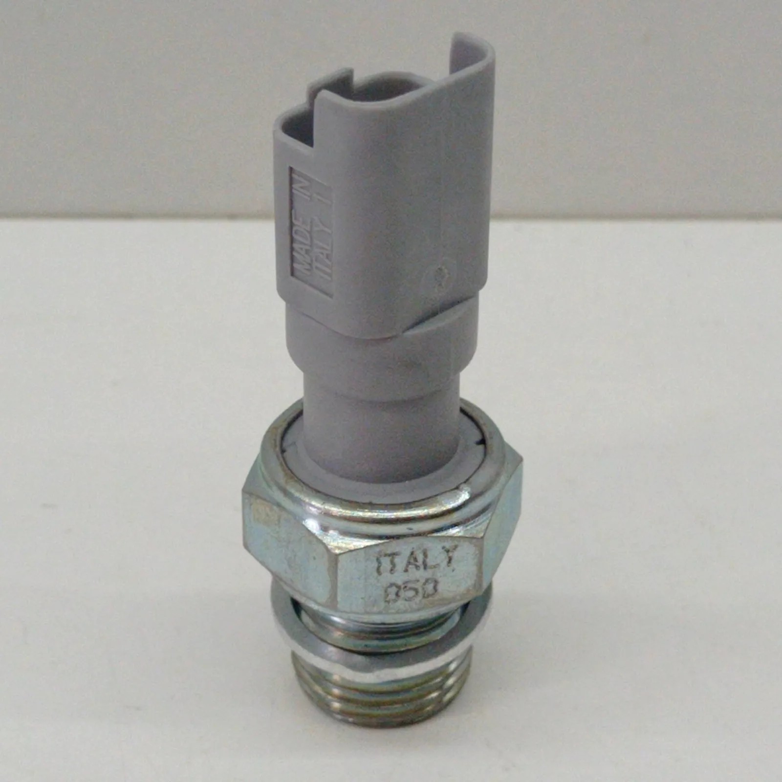 Oil Level Sensor For Peugeot 207 208 308 3008 508 5008 Citroen C2 OEM: 1131K5 1131K5, 9661477580 HS02-027-029