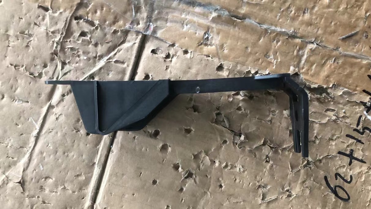 HEAD LAMP SUPPORT CITRON C4 2008/C-TRIUMPH B53 2008 OEM：LH 7212ST/RH 7213RG（前照灯支架，雪铁龙C4，年份2008产/雪铁龙凯旋，编号B53，年份2008年产）DVD01-0201-01