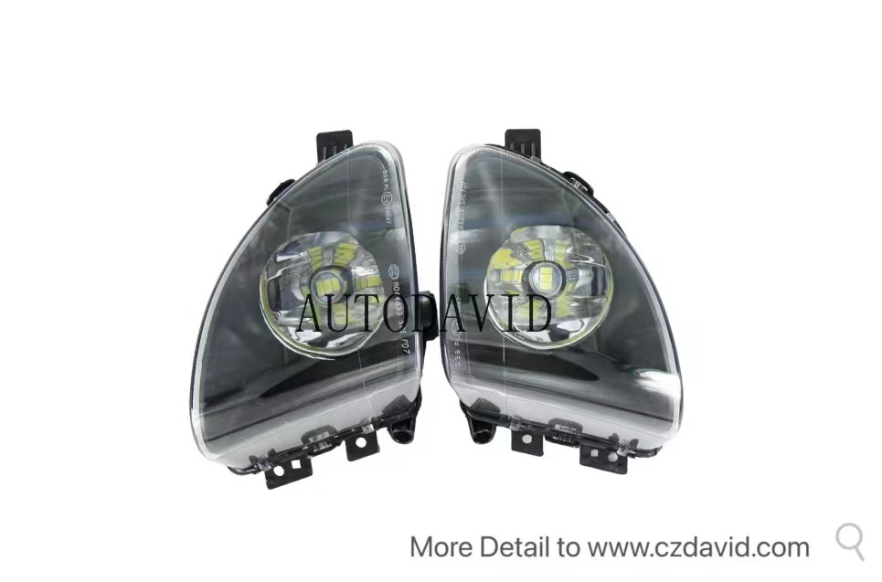 FOG LAMP WITHOUT BULB BMW 5 SERIES F10 2011-2013 OEM：LH 63177216885/RH 63177216886 DVD29-0409
