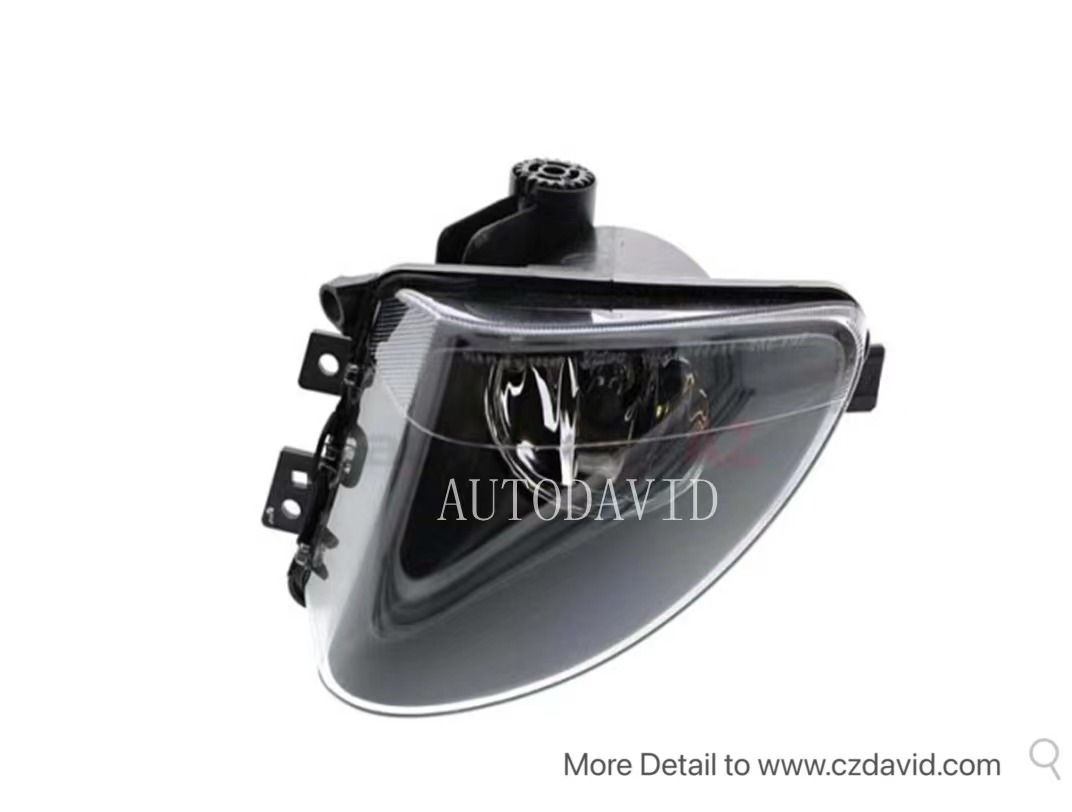 FOG LAMP WITHOUT BULB BMW 5 SERIES F10 2011-2013 OEM：LH 63177216885/RH 63177216886 DVD29-0409
