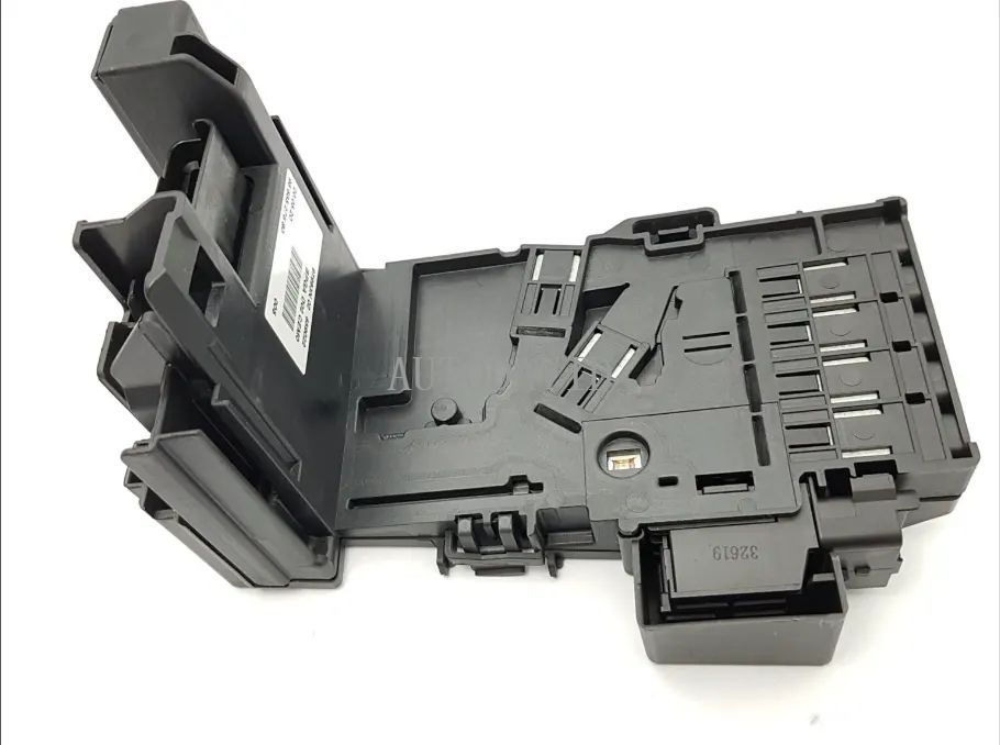 Engine Fuse Box BSM Assembly for Peugeot 308 3008/1.6T 508 T9 Citroen C4 Picasso OEM : 6500GR 9666527680 9805119280 9666817380 HS01-042-016
