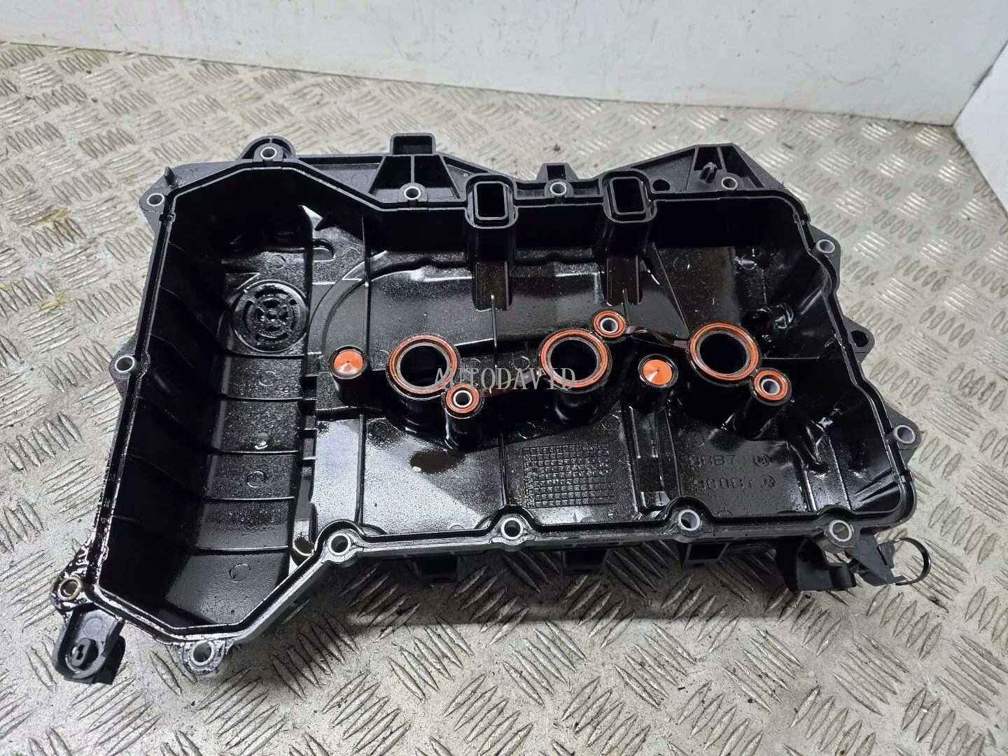 Cylinder Head Cover For Peugeot 206 208 2008 301 308 3008 5008 PARTNER,Engine EB2FB OEM : 9811067580 HS01-018-012