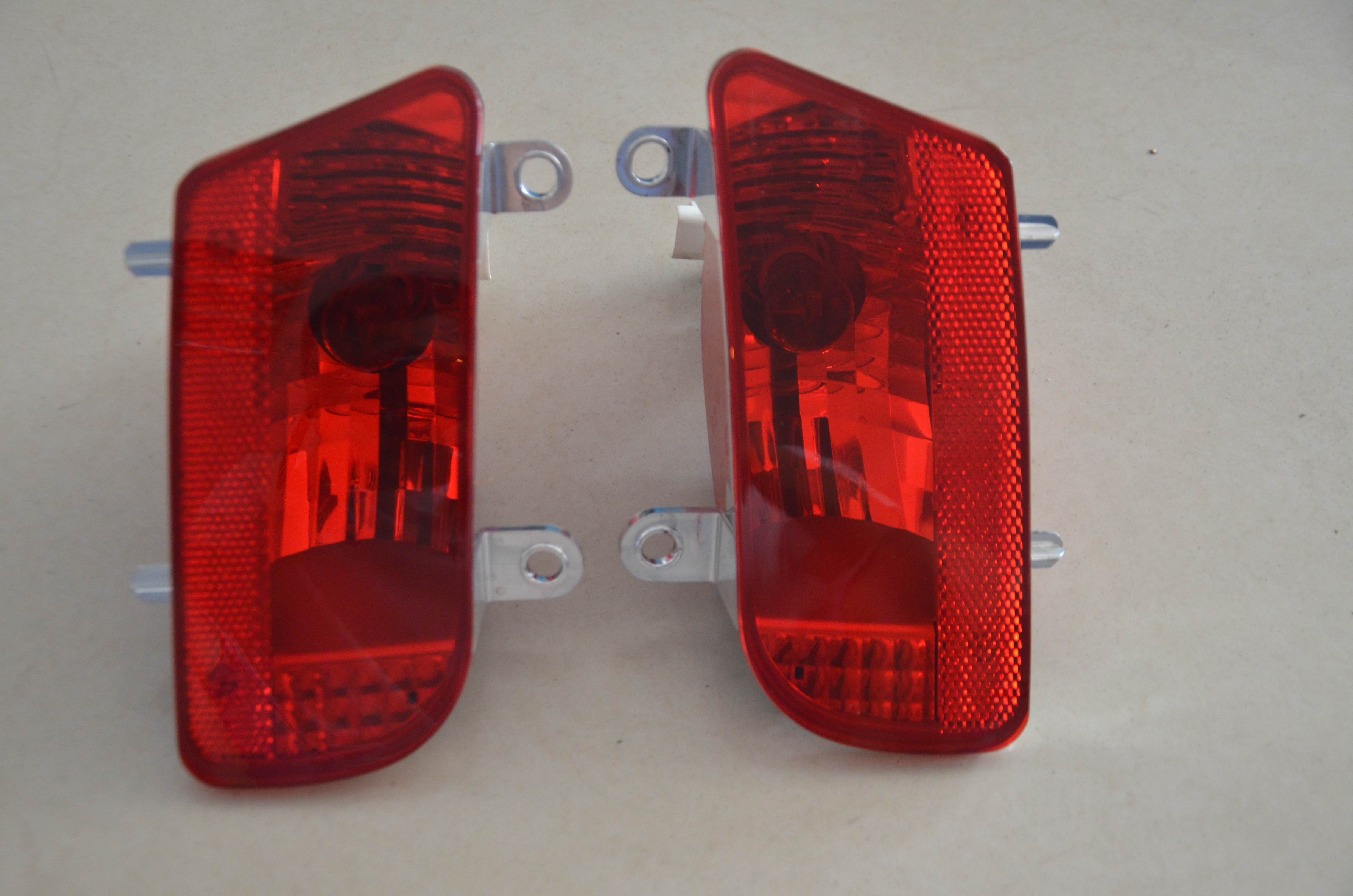 REAR FOG LAMP PEUGEOT3008 T88R 2015-2018 OEM：LH YL00112380/RH YL00112280 DVD33-0501
