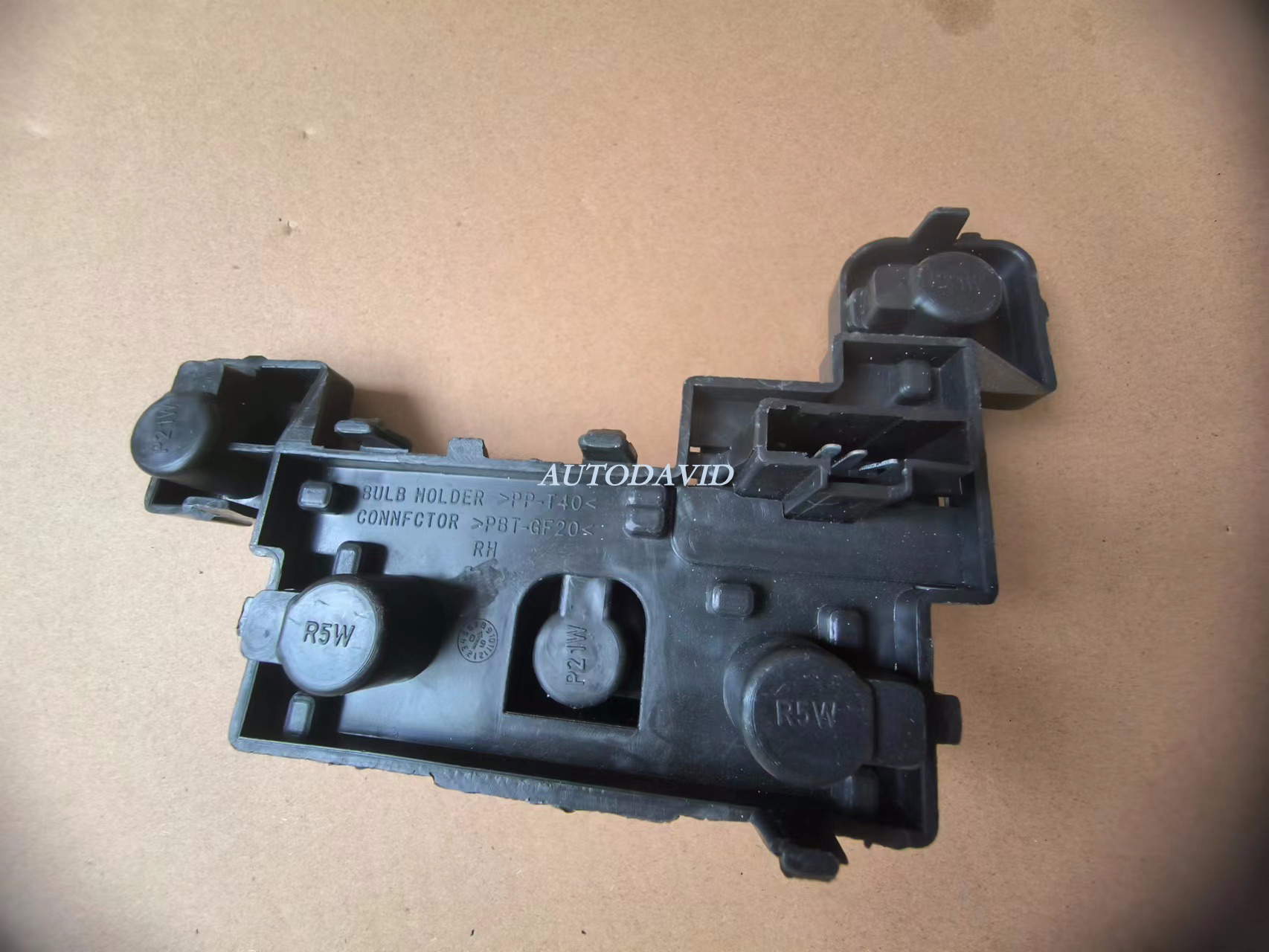 TAIL LAMP SOCKET PEUGEOT 307 2007 T63 OEM：LH/RH DVD13-0301-02