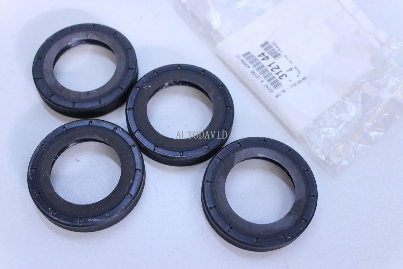 Left Side Gearbox Seal For Peugeot 3008,308,301,508,307,206.208,2008. OEM: 312144/09/23/39/14,236210,226418 1608816780,9456182580,82020137 HS30-300-054