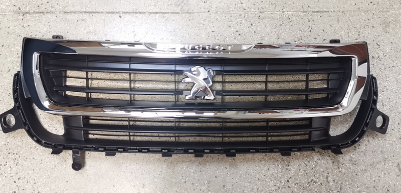 FRONT GRILLE COMPLETE CHROMED PEUGEOT PARTNER 2015 OEM：DVD47-0701-05