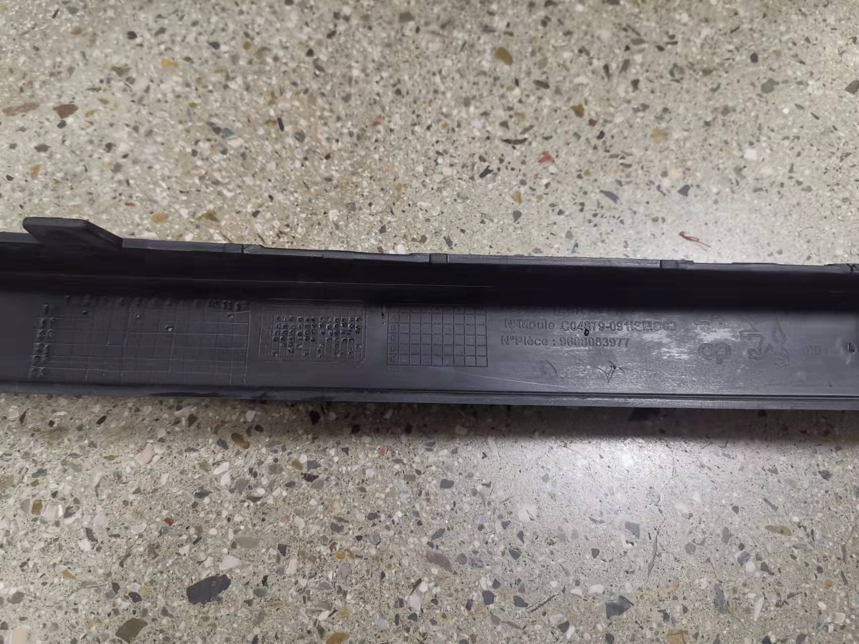FRONT BUMPER SPOILER PEUGEOT 207 2008 OEM：7422C8/7422L2 DVD43-0701-14