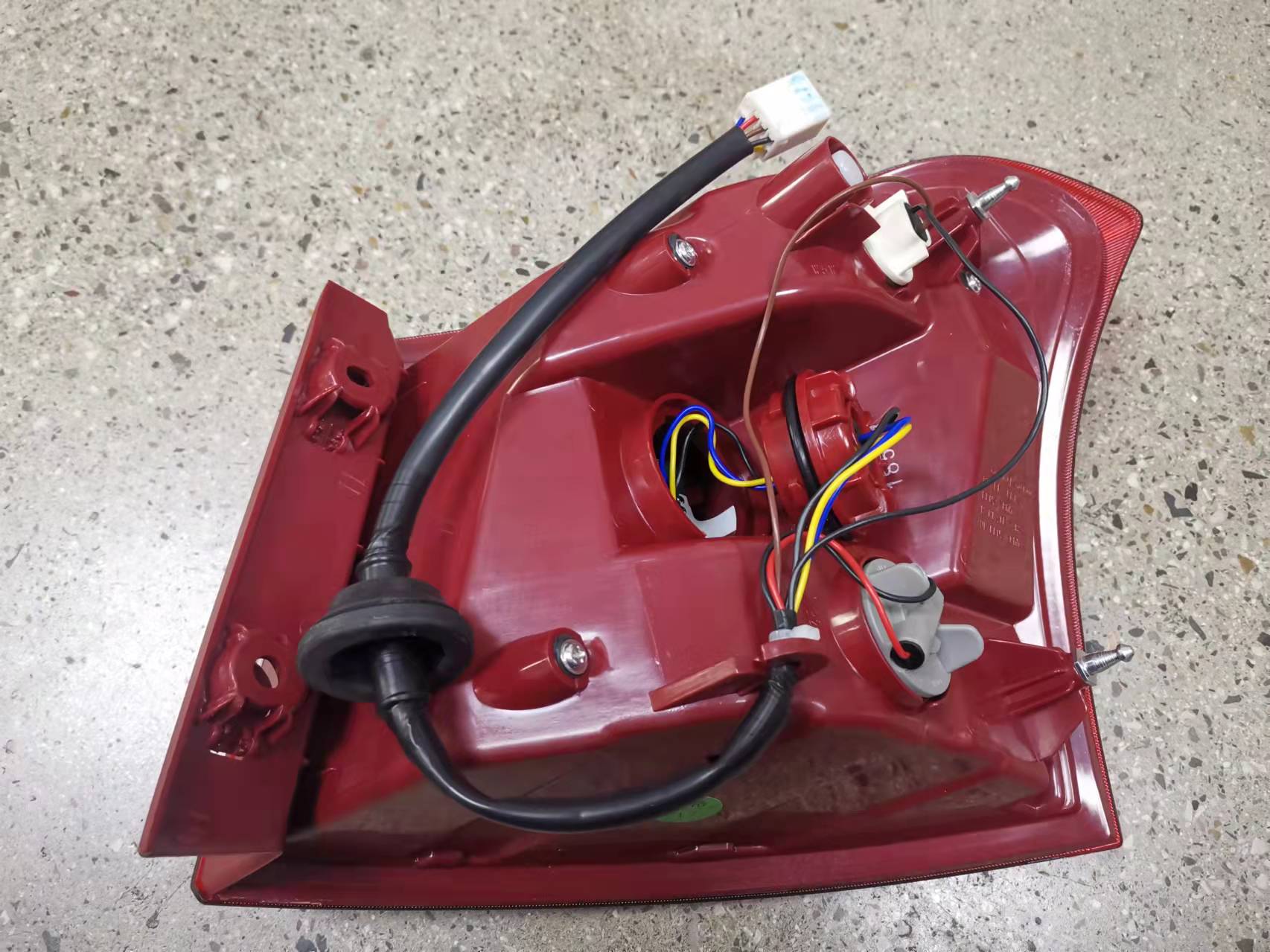 TAIL LAMP OUTER COMPLETE DFPV A60 F15 2012 OEM：LH 7521006/RH 7522006（后尾灯总成 外，适用：东风风神A60，2012年产）DVD17-0301