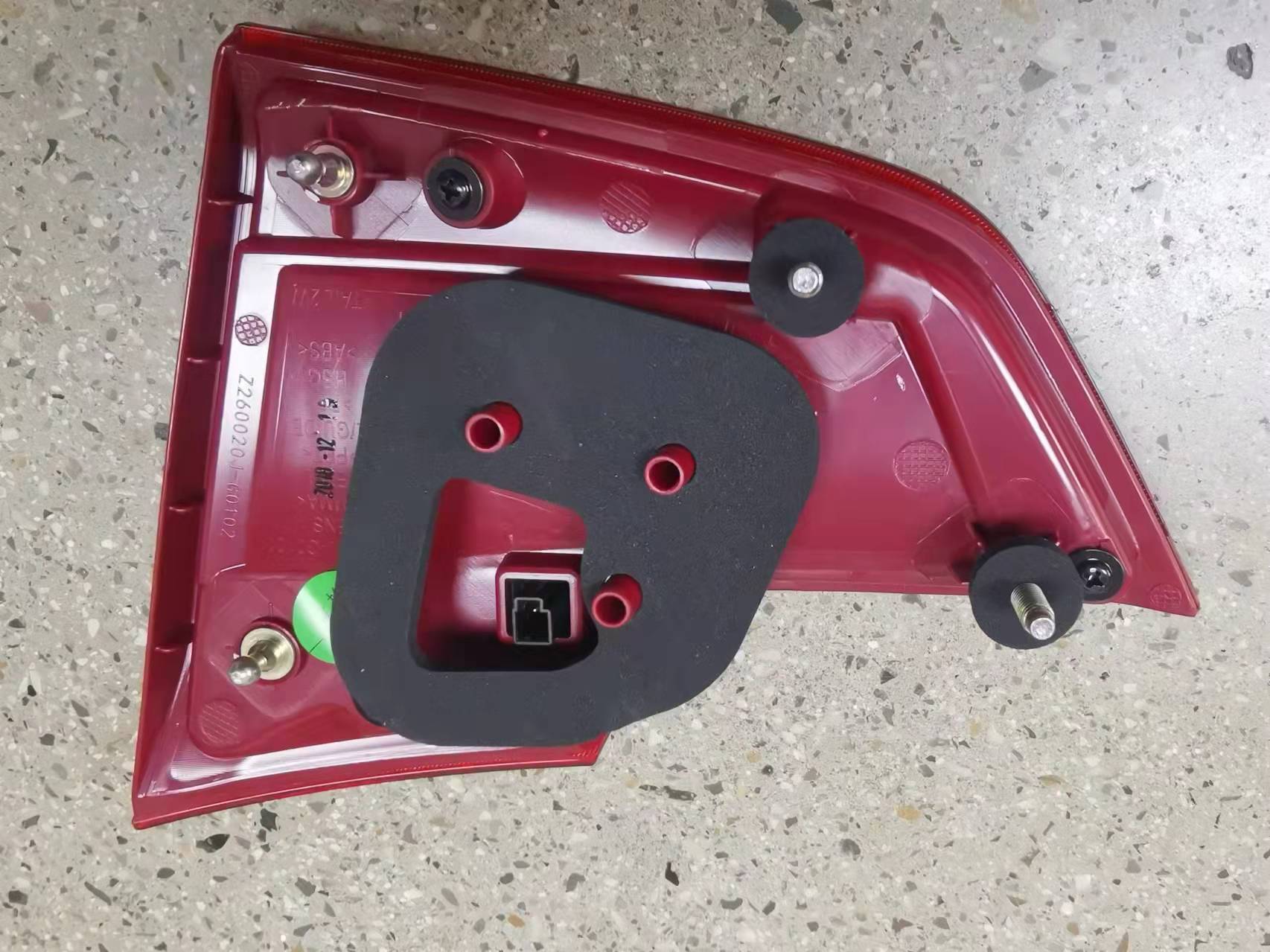 TAIL LAMP INNER COMPLETE DFPV A60 2015 OEM：LH/RH（后尾灯总成 内，适用：东风风神A60，2015年产）DVD17-0304