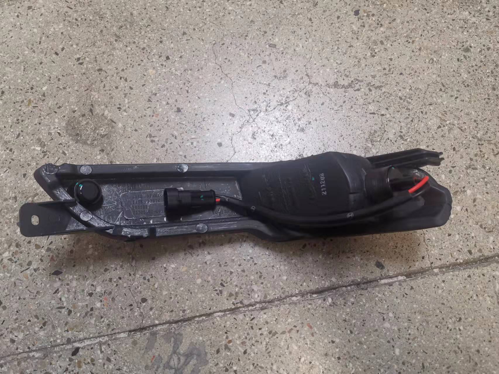 REAR FOG LAMP DFPV A60 2012 OEM：LH 7507000/RH 7508002（后雾灯，适用：东风风神A60，2012年产/东风风神E70 2017/2021）DVD1704-0501