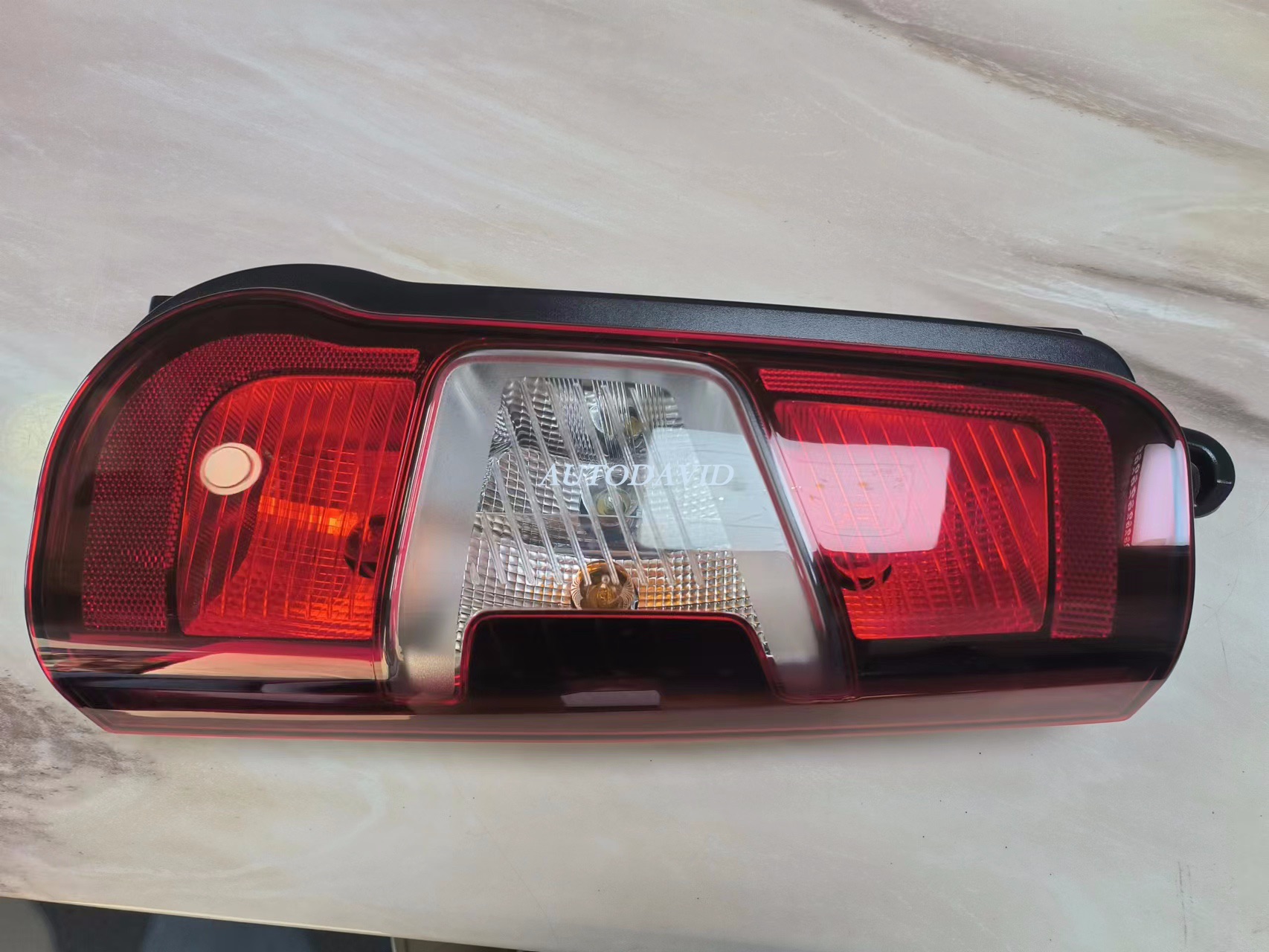 TAIL LAMP COMPLETE PEUGEOT PARTNER 2019 OEM：LH 9820554880/RH 9819235880 DVD69-0301