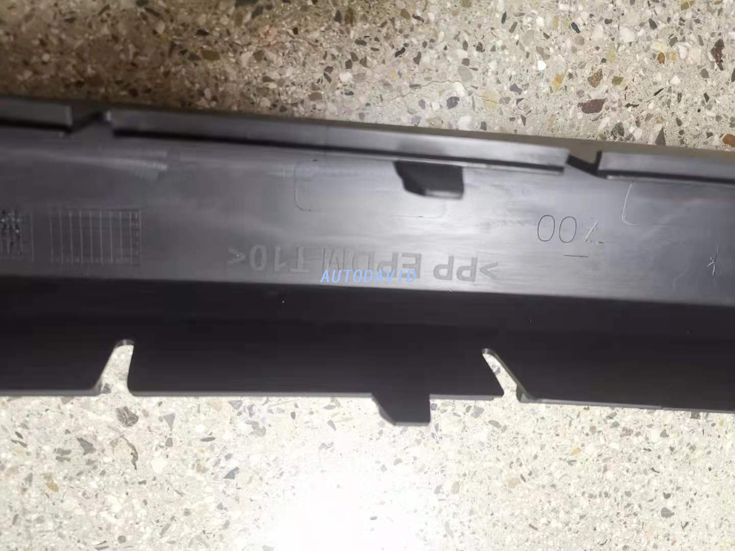 FRONT BUMPER STRIP PEUGEOT 207 2008 OEM：7452ZS DVD43-0701-05