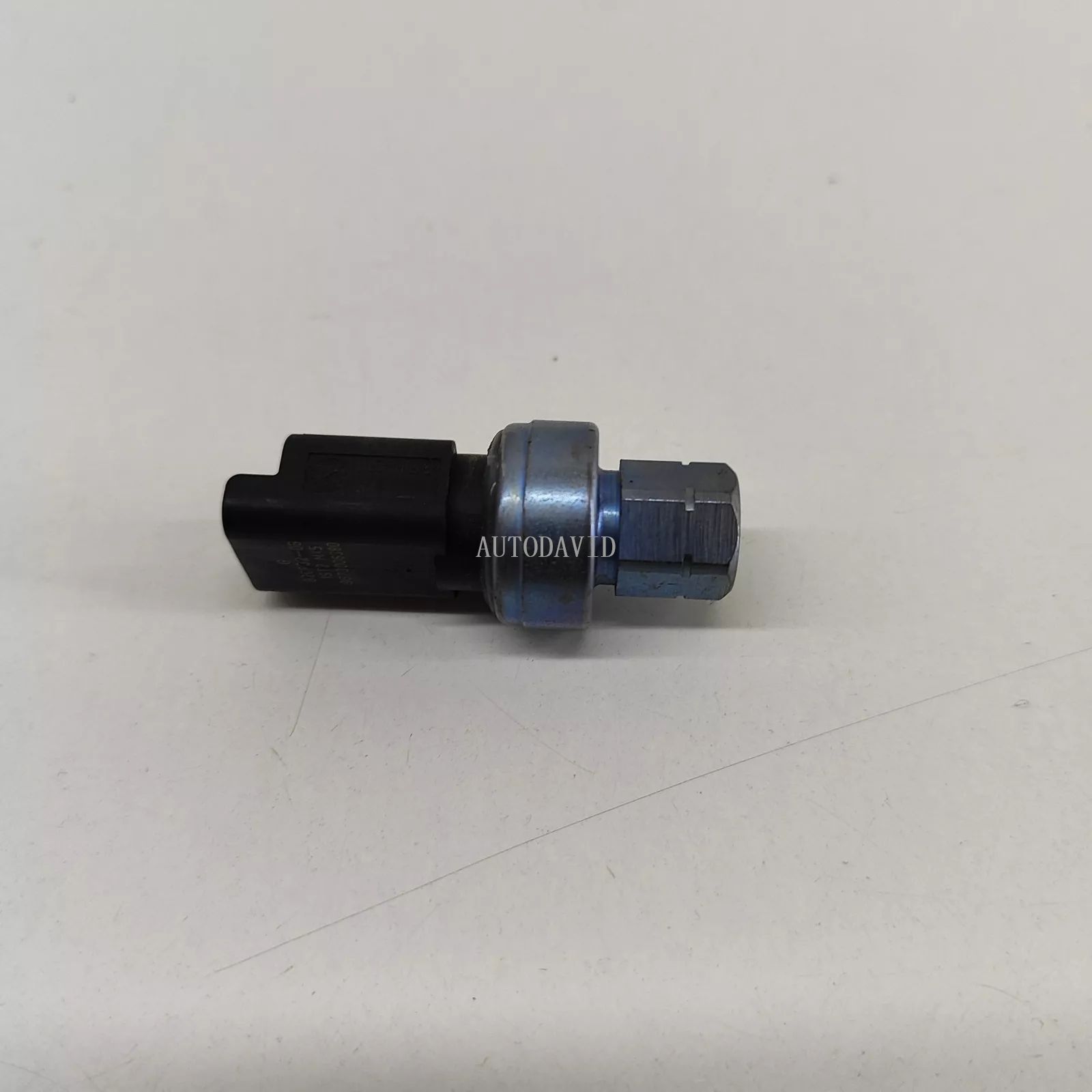 Air Conditioning Presure Sensor Switch For Citroen C3, 1.2i 2023,Peugeot 2008 3008 OEM: 6455CK 9673006380 9653027380 9833078680 82CP32-06 HS02-027-052