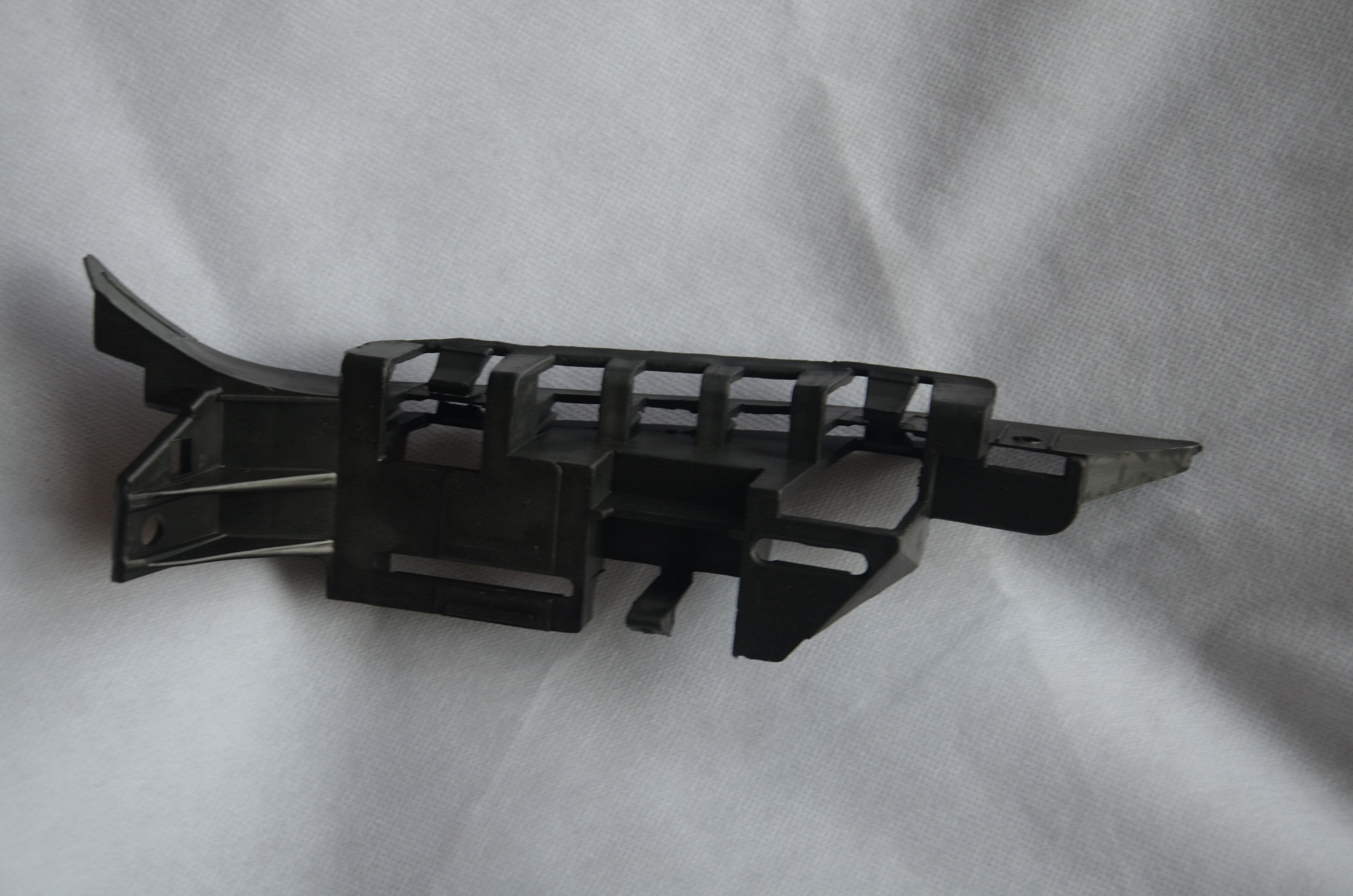 FRONT BUMPER BRACKET PEUGEOT 307 T53 2005 OEM：741634 DVD12-0701-07