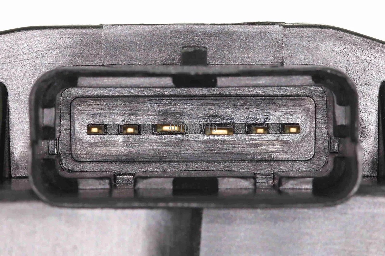 THROTTLE BODY FOR PEUGEOT 307,407,607,807.Citroen C5 OEM: 1635W8,1635V3,9652682880. 9648053780 HS04-043-005. OEM: 00001635V3, 7519046, 556201, 408239823003Z