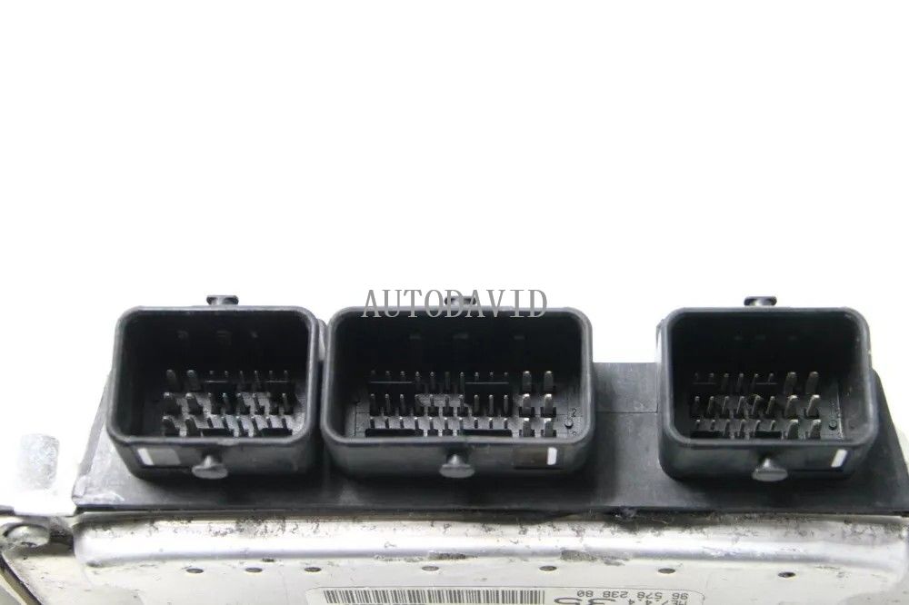 Engine control unit (ECU) for Peugeot 307 2004 1.6,Petrol OEM: 9657823880 0261206943 HS03-031-032