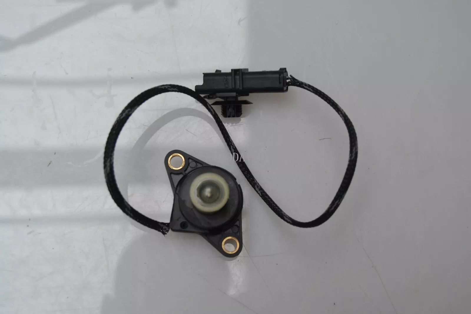 Automatic Transmission Speed Sensor For Peugeot 2008 206 207 301 307 Citroen C2 C3XR OEM: 252979 8201360522 7700116380 HS02-027-113