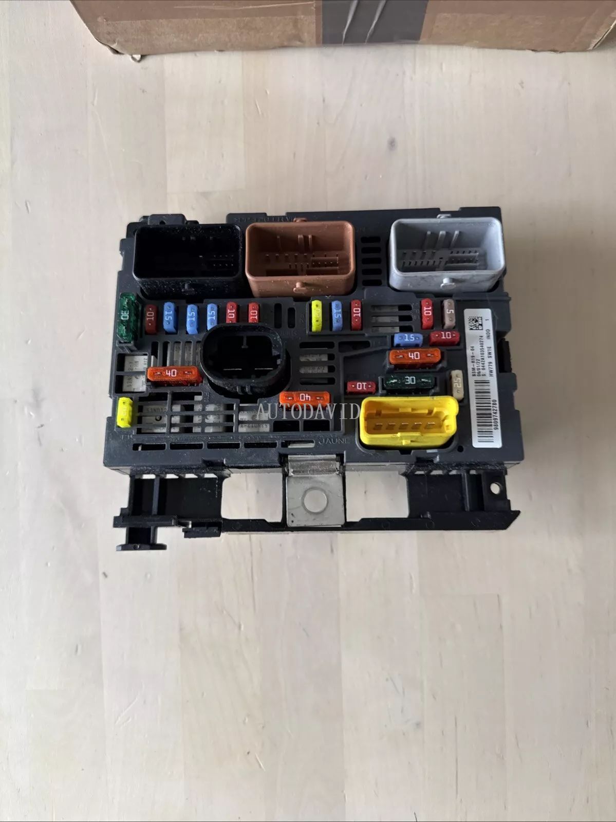 Engine Fuse Box BSM Assembly for Peugeot3008 R02 R19, Citroen C5,X7 OEM : 9809742780 9807028580 9675879380 9807028780 9807028880 9807028680 9675878280 9675878080 9675877980 HS01-042-002