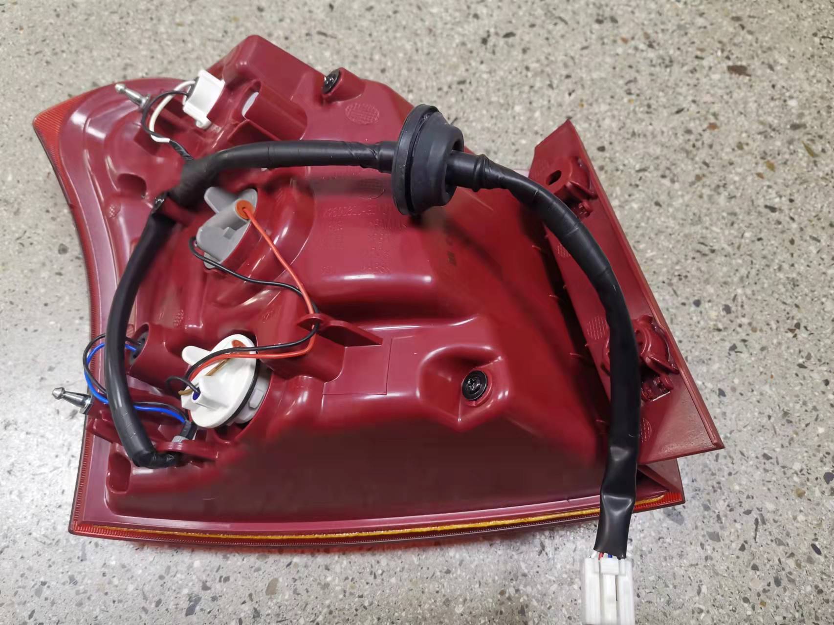 TAIL LAMP OUTER COMPLETE DFPV A60 2015OEM：LH /RH （后尾灯总成 外，适用：东风风神A60，2015年产）DVD17-0303