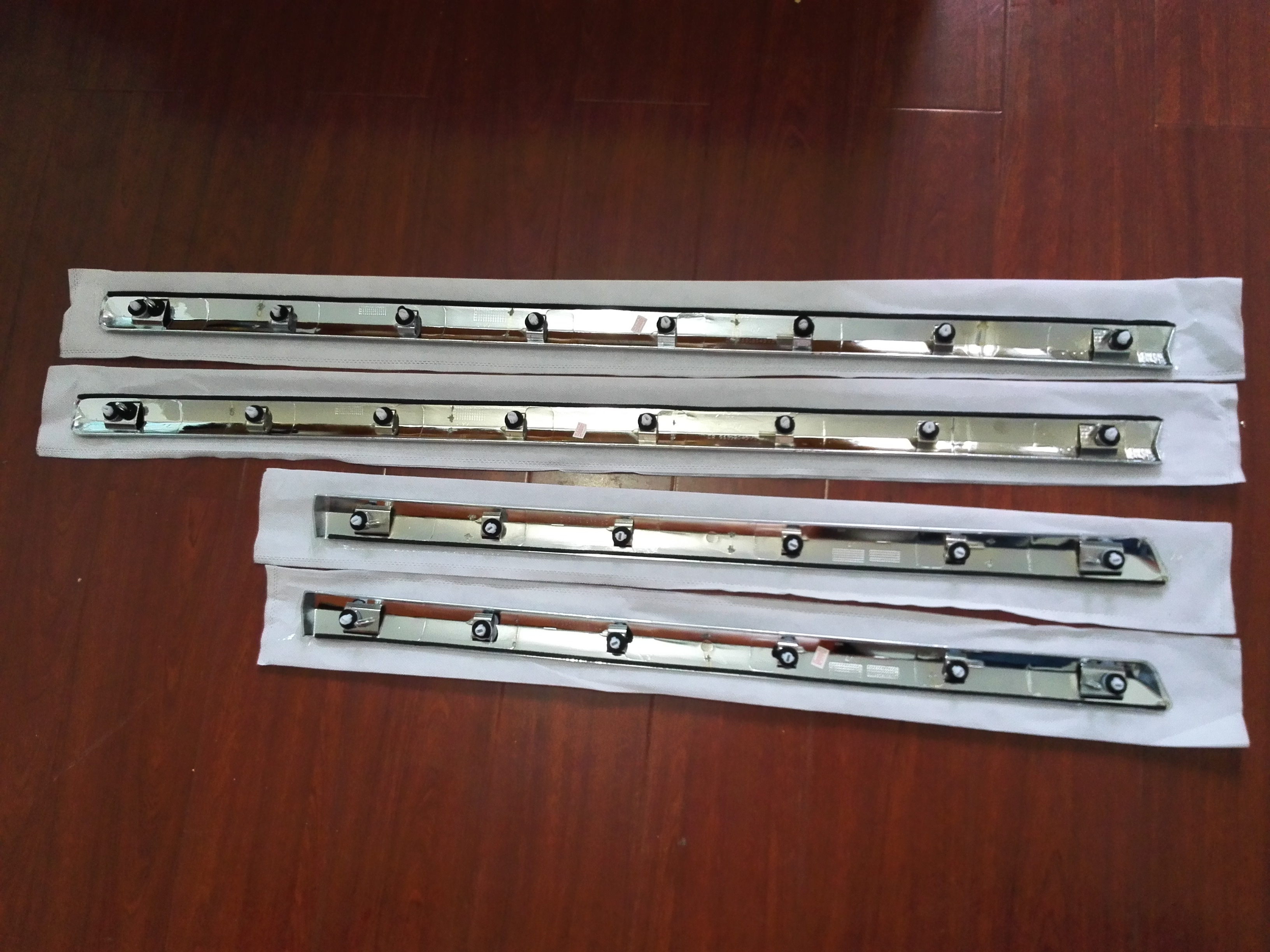 DOOR MOULDING CHROMED CTC5 X7 2008/CTC5 X7R 2012 OEM：( 雪铁龙C5车门防擦条）DVD06-1102