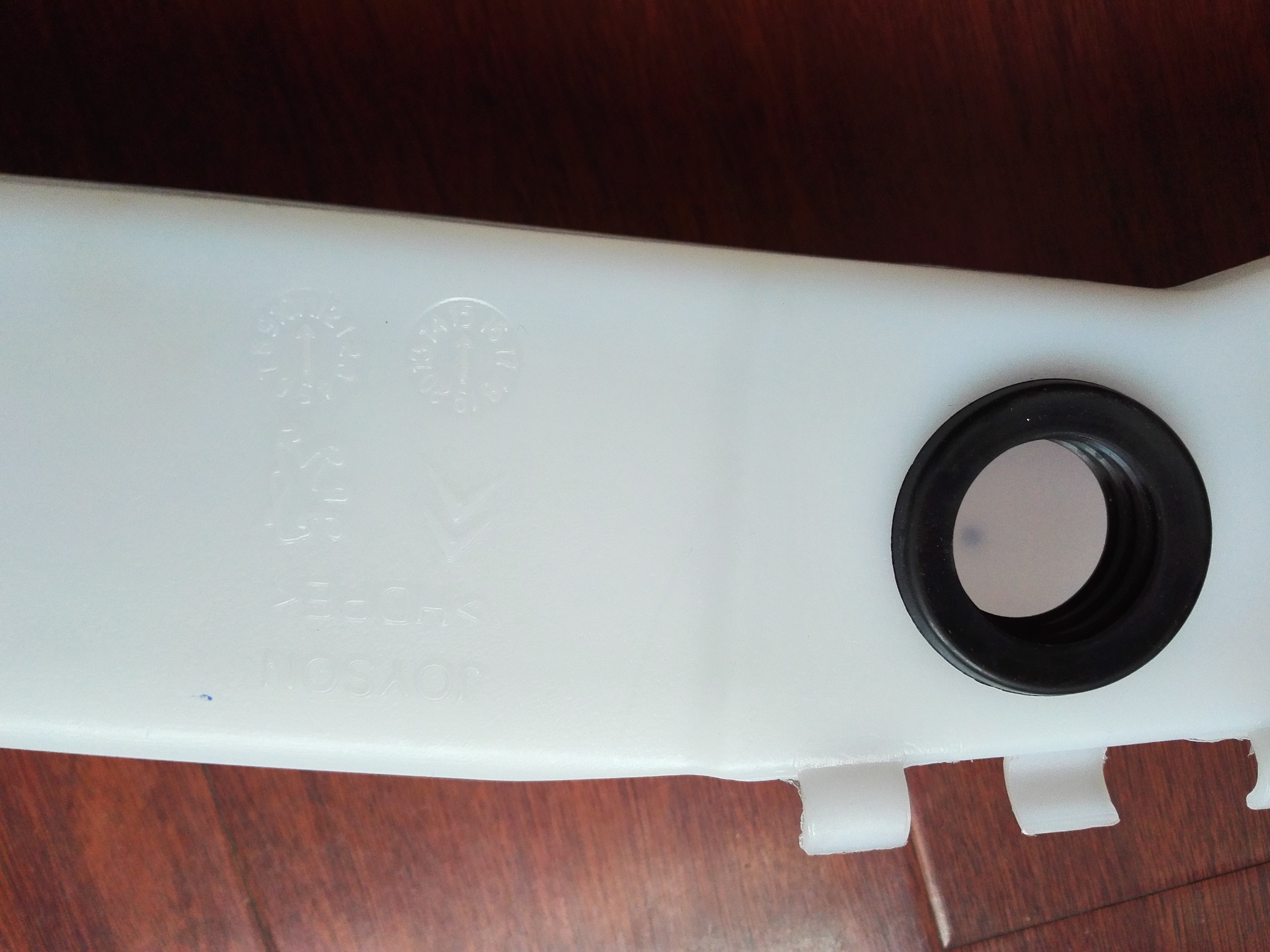 WATER TANK PEUGEOT 408 T93 2016-2018 CN OEM：9806482780 DVD30-1501