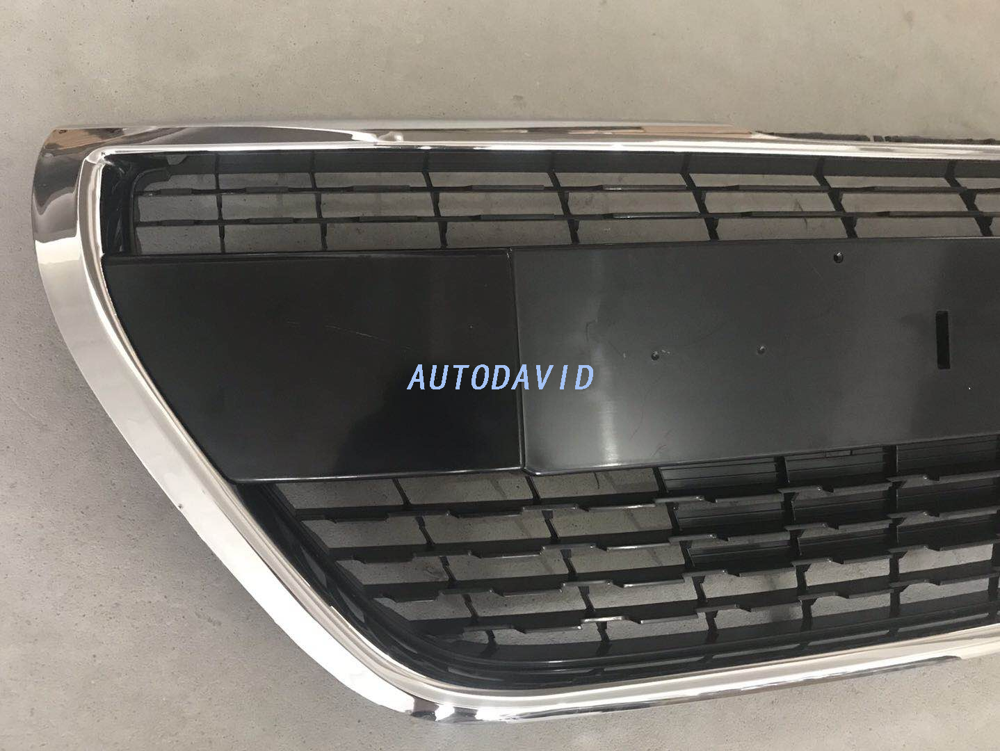 FRONT GRILLE COMPLETE CHROMED PEUGEOT 208 2016 OEM：NONE DVD42-0701-03