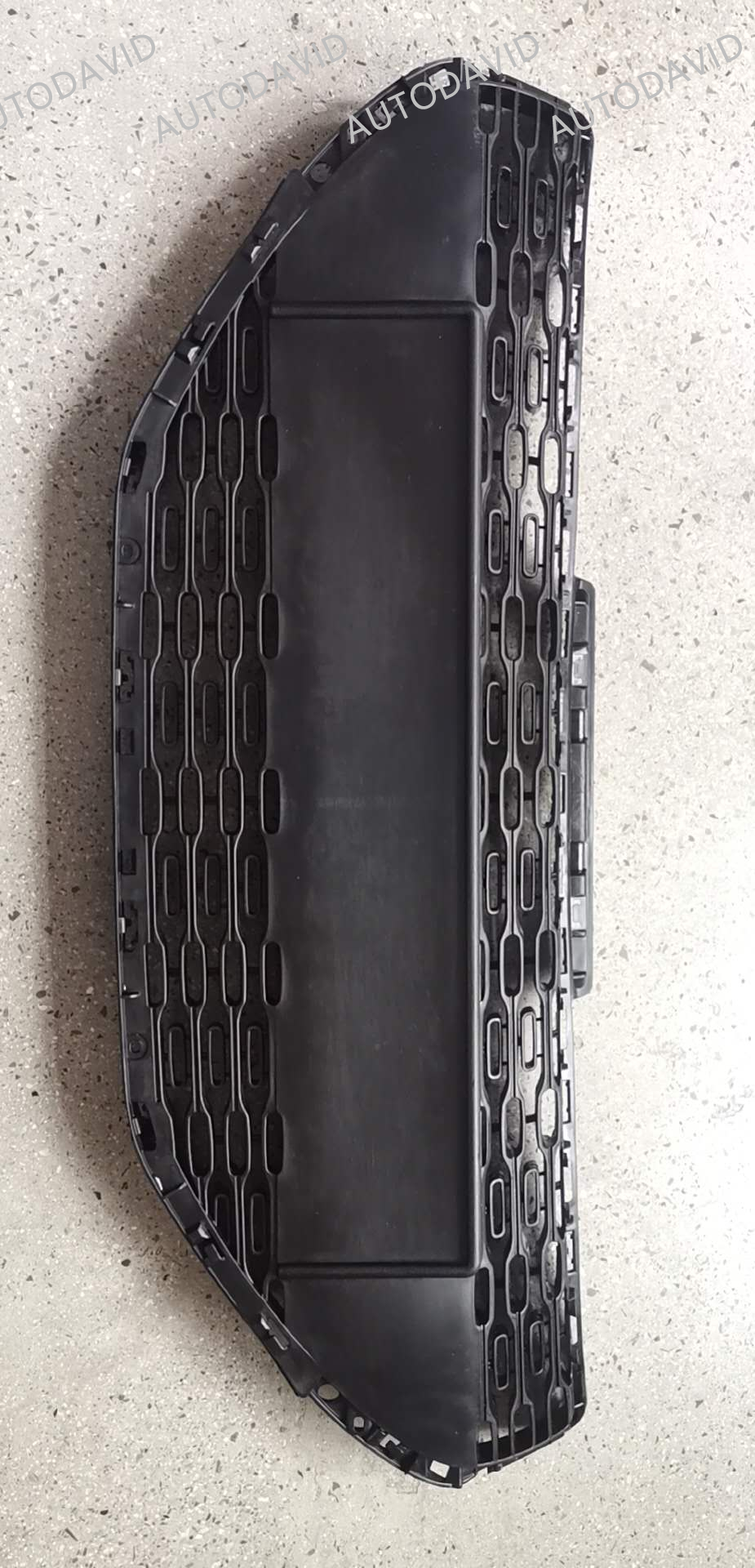 FRONT GRILLE UPPER PEUGEOT 208 2013 OEM：9803264180 DVD41-0701-11