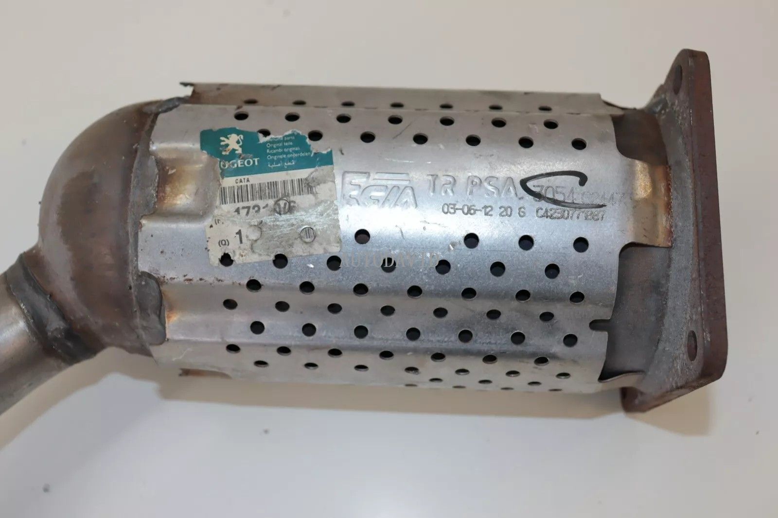Catalytic Converter For Peugeot 307 308 16V[OHNE Lambdasonde] OEM: 1706V6 C4230771887 HS01-013-038