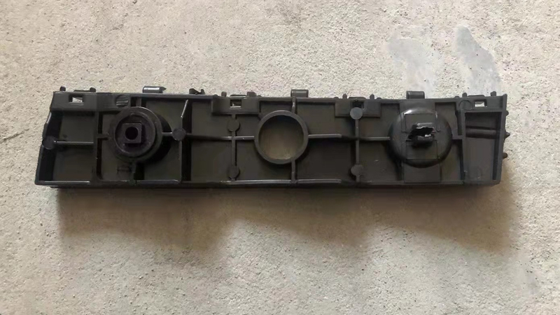 FRONT BUMPER BRACKET DFPV A30 2015 OEM：LH 6102203/RH 6102103 （前保险杠支架，车型：东风风神A30，年份2015）DVD17-0701-02
