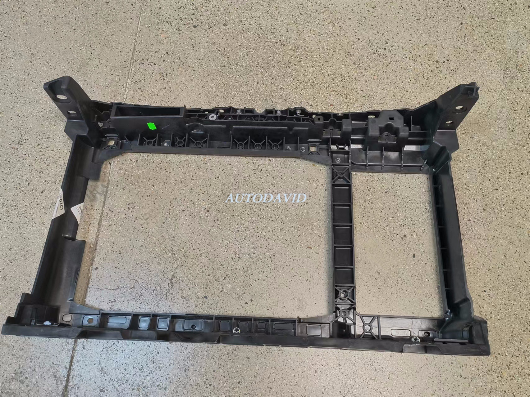 FAN SHROULD WITHOUT HOLE PEUGEOT 208 2019 OEM:9823718480 DVD56-1301