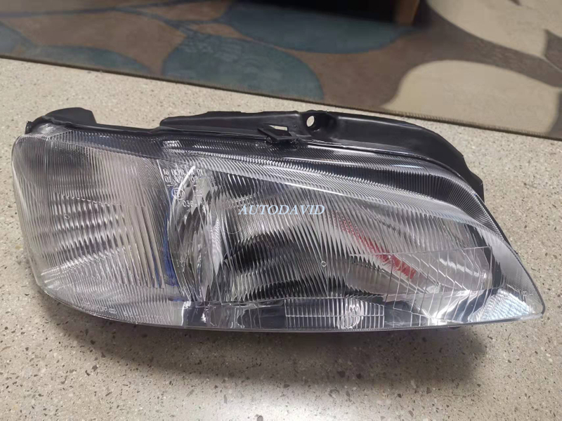 HEAD LAMP COMPLETE PEUGEOT 106 1999 OEM：LH 6204P4/RH 6205P4 DVD65-0201
