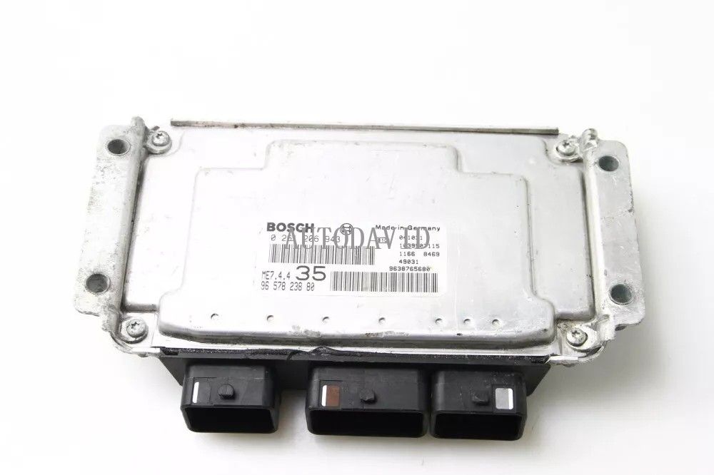 Engine control unit (ECU) for Peugeot 307 2004 1.6,Petrol OEM: 9657823880 0261206943 HS03-031-032