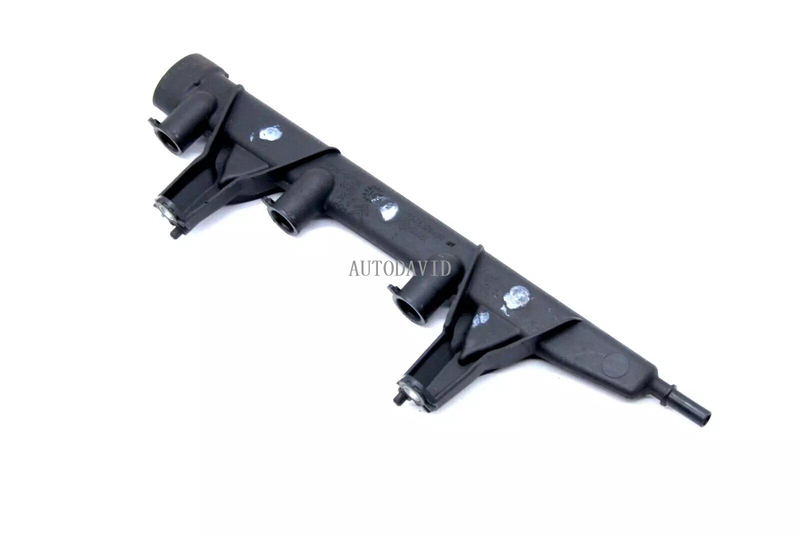 Fuel Injector Rail For Peugeot 2008 208,Citroen C3 1.2 12-18 OEM: 9676020480 HS02-023-004