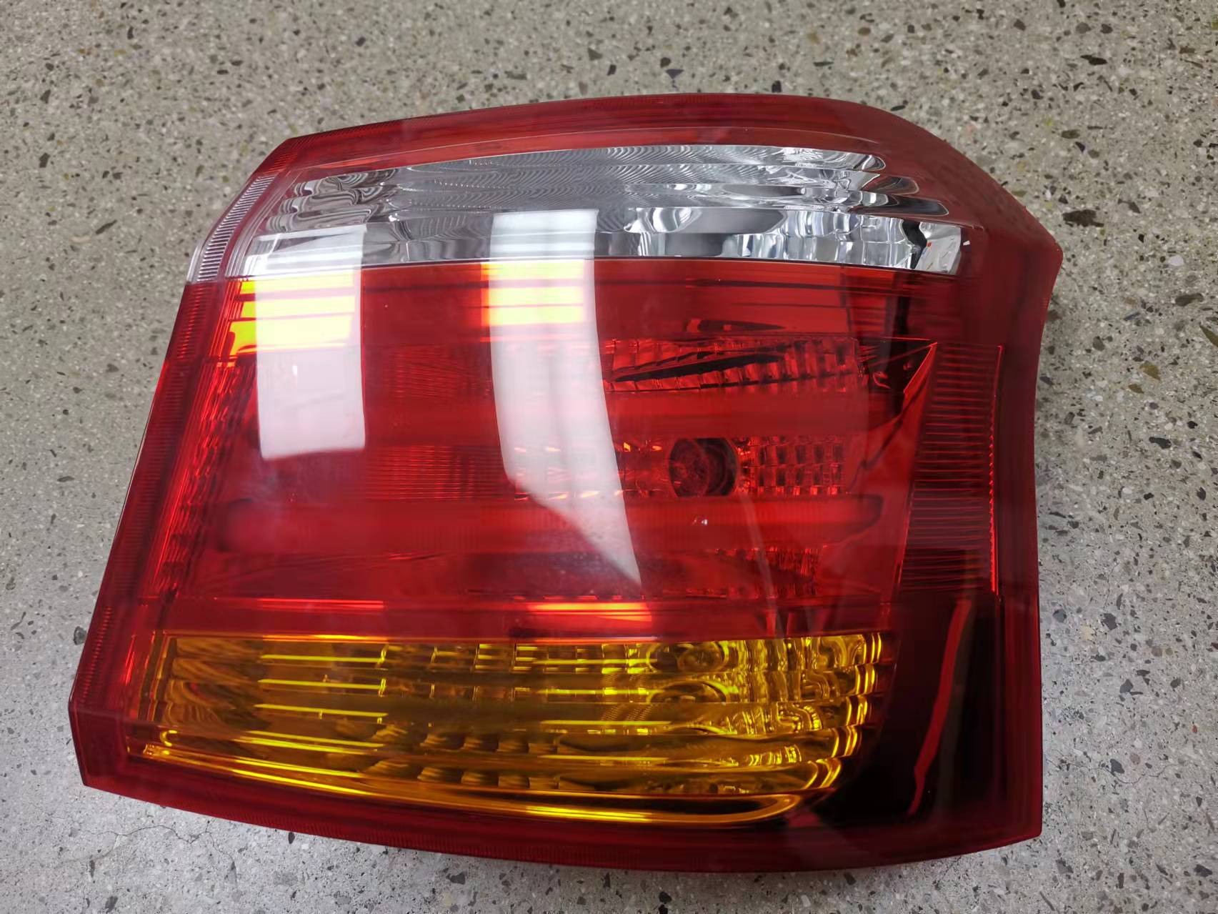 TAIL LAMP OUTER COMPLETE DFPV A60 2015OEM：LH /RH （后尾灯总成 外，适用：东风风神A60，2015年产）DVD17-0303