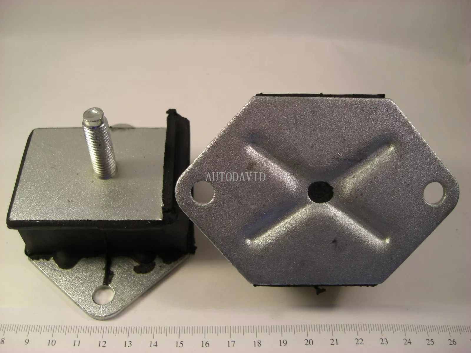 Engine Mount Support For Peugeot 404,504,505. OEM: 180725 180721 8071251 HS01-015-082