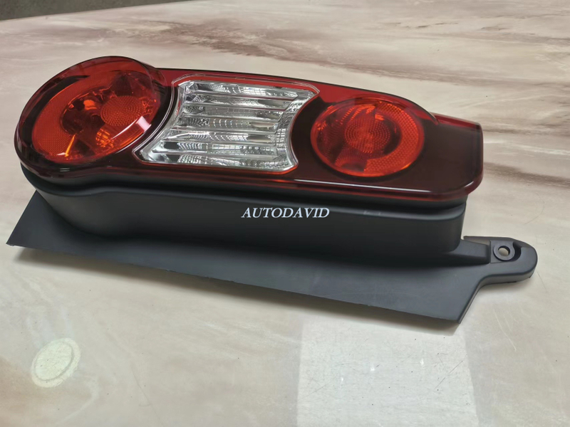 TAIL LAMP EMPTY BLACK PEUGEOT PARTNER 2008-2016/CITRON BERLINGGO MK2 2012-2018 OEM：LH 9677205580/RH 9677205480 DVD47-0302-01