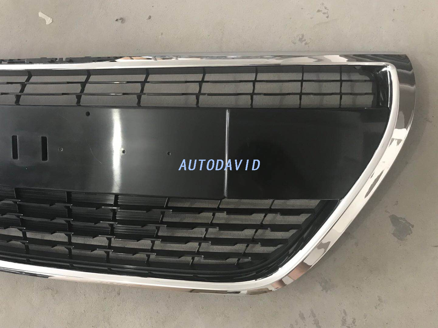 FRONT GRILLE COMPLETE CHROMED PEUGEOT 208 2016 OEM：NONE DVD42-0701-03