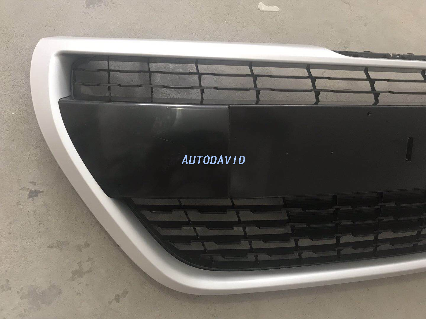 FRONT GRILLE COMPLETE UPPER BLACK/STRIP GREY PEUGEOT 208 2016 DVD42-0701-15