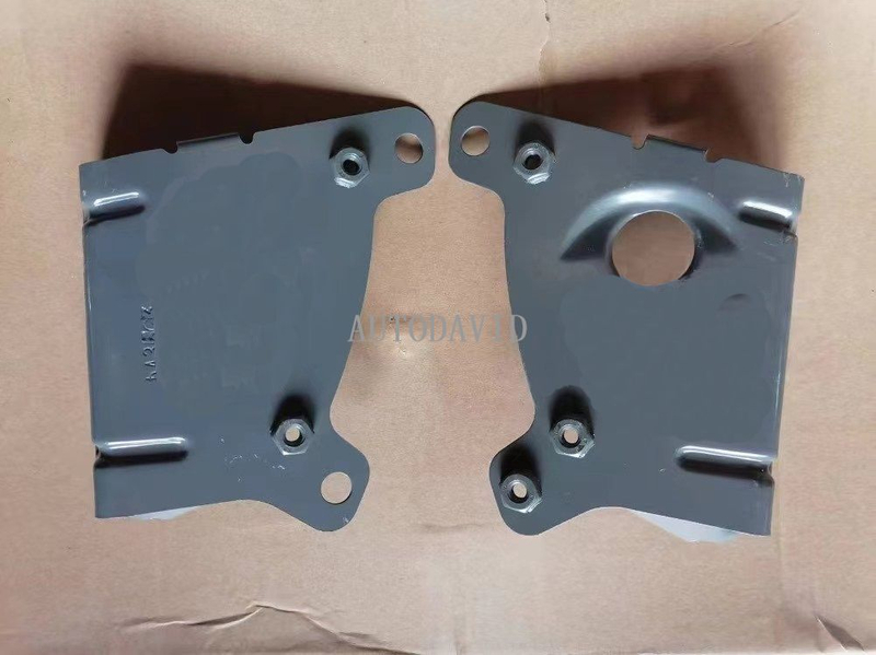 FENDER BRACKET PEUGEOT 207/206+ OEM：LH 7804Z4/RH 7804Z5 DVD14-0601